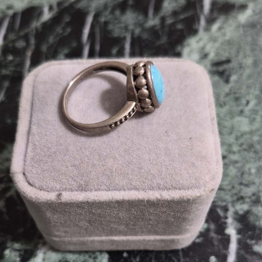Sterling Silver Turquoise Oval Ring - Elegant Blue Gemstone - Picture 6 of 15